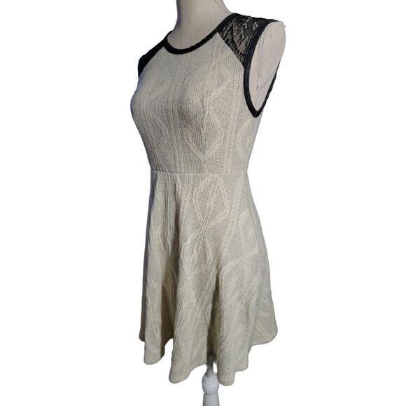 Monteau Los Angeles Women's Dress - Picture 3 of 8